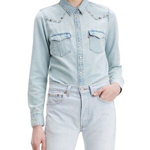 Levis ultimate western button down top ✨
